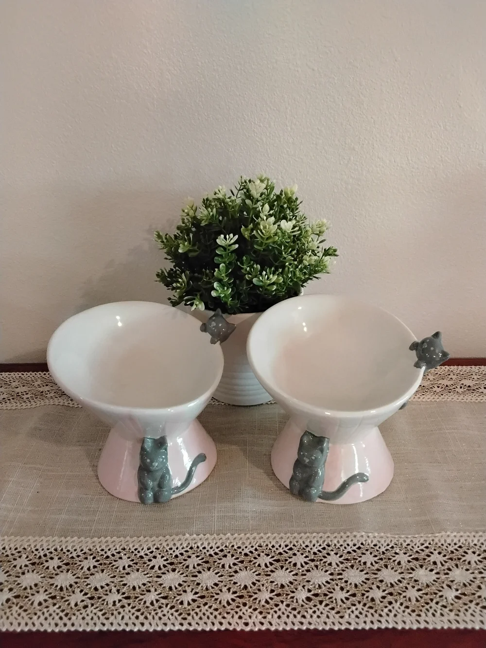 Beautiful Pair of Pink Ceramic Cat Bowls 🐈‍⬛🐈🐱